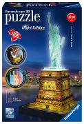 Ravensburger 3D Puzzle 12596 - Freiheitsstatue Night Edition - die weltbekannte Statue of Liberty als LED beleuchtetes Modell für zuhause - Sockel als 3D Puzzle - für Erwachsene und Kinder ab 8 Jahren