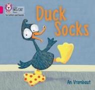 Duck in Socks: Band 1b/Pink