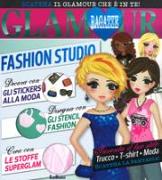 Fashion Studio. Ragazze glamour. Con adesivi