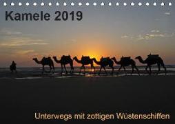 Kamele 2019 - Unterwegs mit zottigen WüstenschiffenCH-Version (Tischkalender 2019 DIN A5 quer)