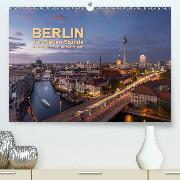 Berlin zur Blauen Stunde - 12 Berliner Sehenswürdigkeiten(Premium, hochwertiger DIN A2 Wandkalender 2020, Kunstdruck in Hochglanz)