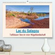 Lac du Salagou - Tiefblauer See in roter Hügellandschaft (Premium, hochwertiger DIN A2 Wandkalender 2021, Kunstdruck in Hochglanz)