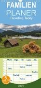 Travelling Teddy - Familienplaner hoch (Wandkalender 2022 , 21 cm x 45 cm, hoch)