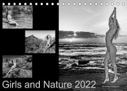 Girls and Nature (Tischkalender 2022 DIN A5 quer)