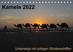 Kamele 2022 - Unterwegs mit zottigen WüstenschiffenCH-Version (Tischkalender 2022 DIN A5 quer)