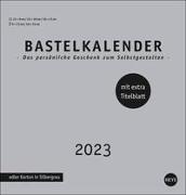 Bastelkalender 2023 Premium silbergrau mittel. Blanko-Kalender zum Basteln mit extra Titelblatt für eine persönliche Gestaltung. Foto- und Bastelkalender 2023