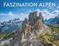 Faszination Alpen Posterkalender 2023. Traumhafte Berg-Panoramen in einem großen Wandkalender. Dekorativer Posterkalender mit Monatskalendarium