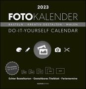 Foto-Bastelkalender schwarz 2023 - Do it yourself calendar 32x33 cm - datiert - Kreativkalender - Foto-Kalender - Alpha Edition