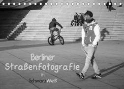 Berliner Straßenfotografie / Geburtstagskalender (Tischkalender 2023 DIN A5 quer)