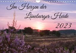 Im Herzen der Lüneburger Heide (Wandkalender 2023 DIN A4 quer)
