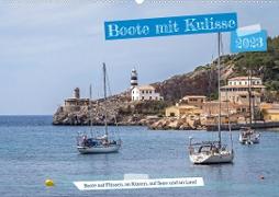 Boote mit Kulisse (Wandkalender 2023 DIN A2 quer)