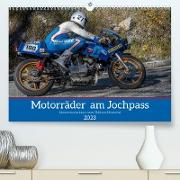 Motorräder am Jochpass (Premium, hochwertiger DIN A2 Wandkalender 2023, Kunstdruck in Hochglanz)