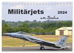 Militärjets am Boden (Tischkalender 2024 DIN A5 quer), CALVENDO Monatskalender